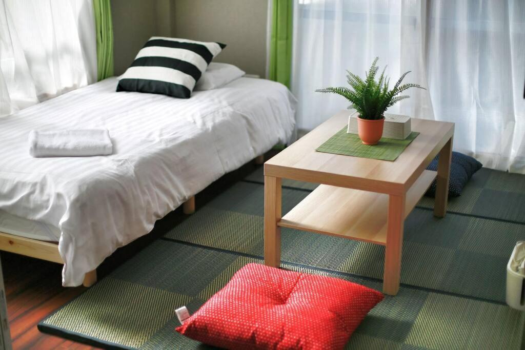 Apartment Edogawa Japanese Style 202 Has Direct Access To Akihabara And Shinjuku, With Convenient Transportation And Free Wifi *