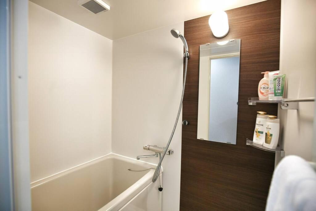 Apartment Edogawa Japanese Style 202 Has Direct Access To Akihabara And Shinjuku, With Convenient Transportation And Free Wifi